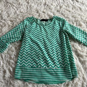 Small green and white chevron top